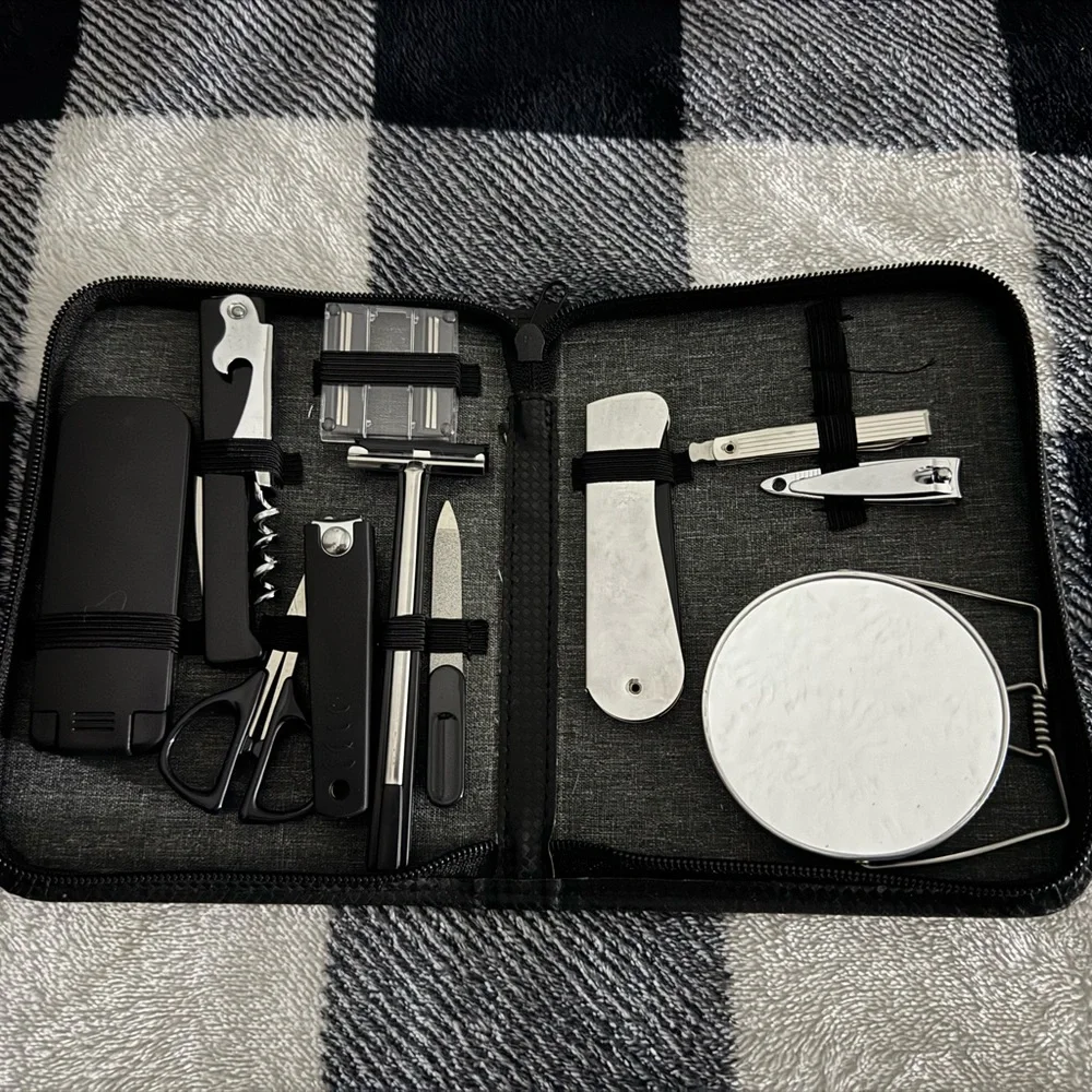 Men's Black Grooming Kit